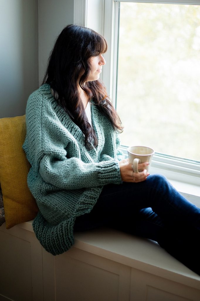 Big and comfy free cardigan knitting pattern