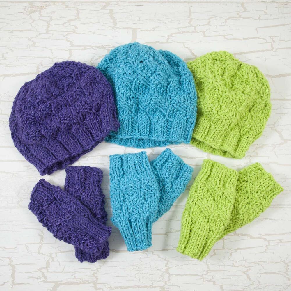 Free knitting pattern for hat and mitts for babies