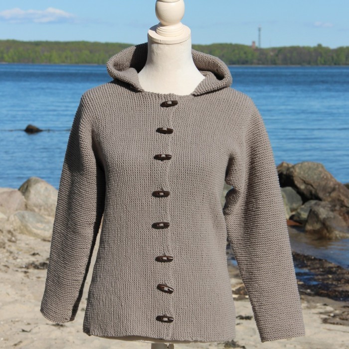 Free knit pattern for an easy hooded jacket