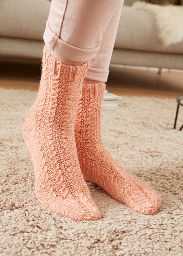 Free Cable and Rib Pattern Sock Knitting Patterns