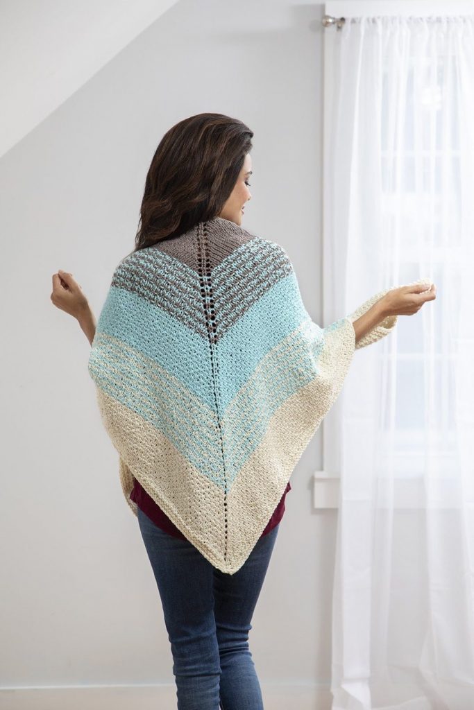 Free knitting pattern for a shawl with triangle shape