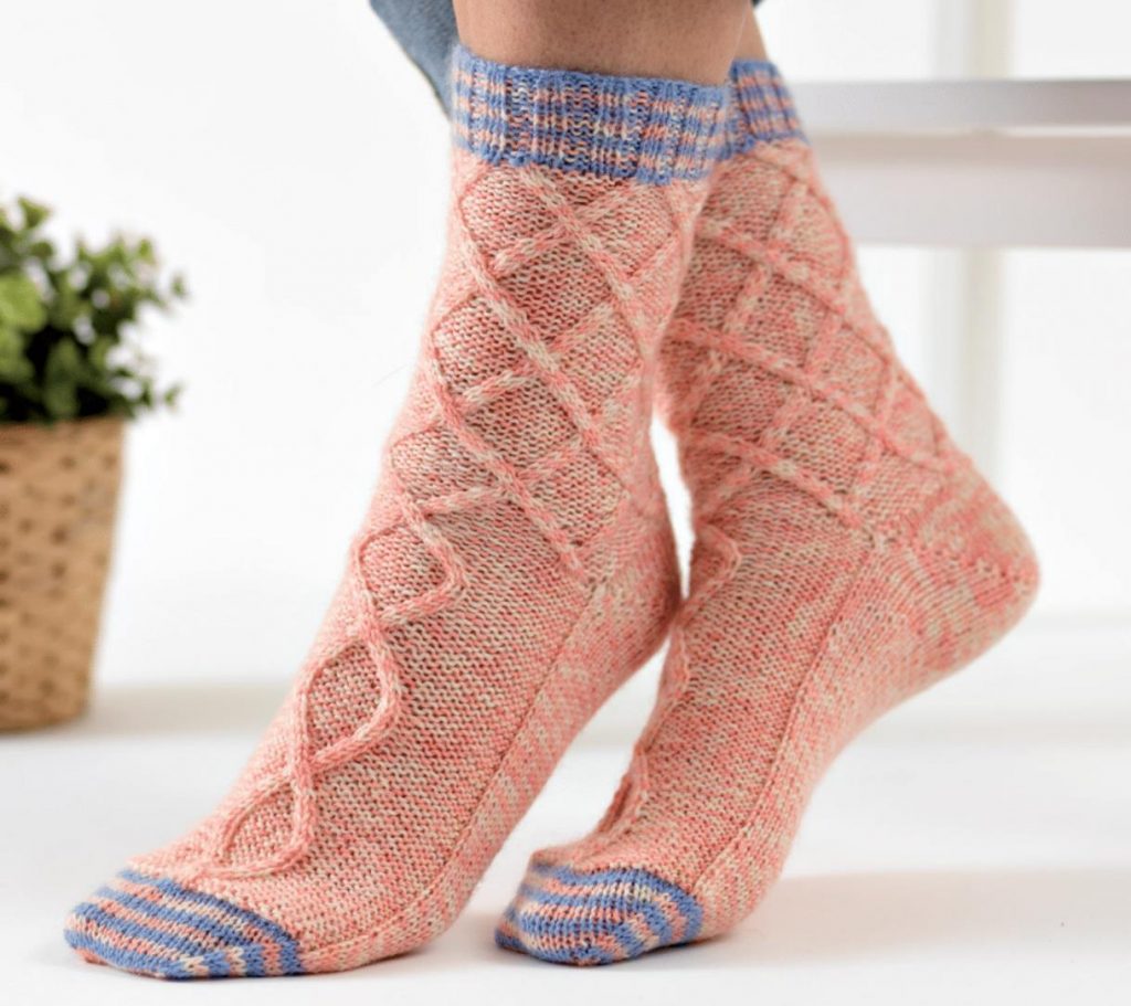 cable socks free knitting pattern
