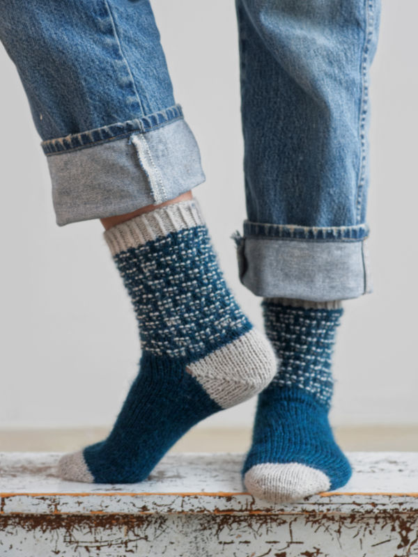 Free Knitting Pattern for 2 Color Socks