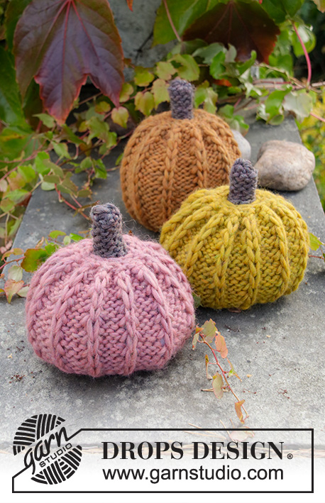 Free Knitting Pattern for Halloween Pumpkins 2 sizes