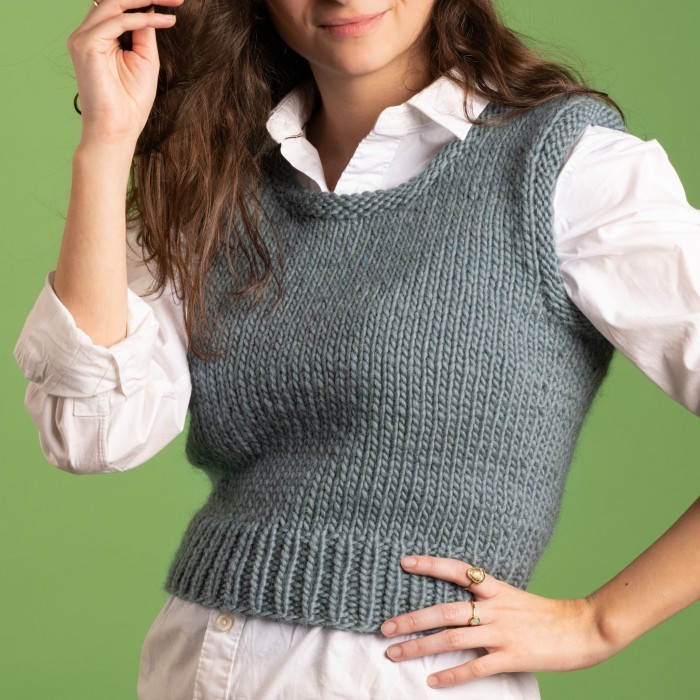 Free knit pattern for a short and fitted vest