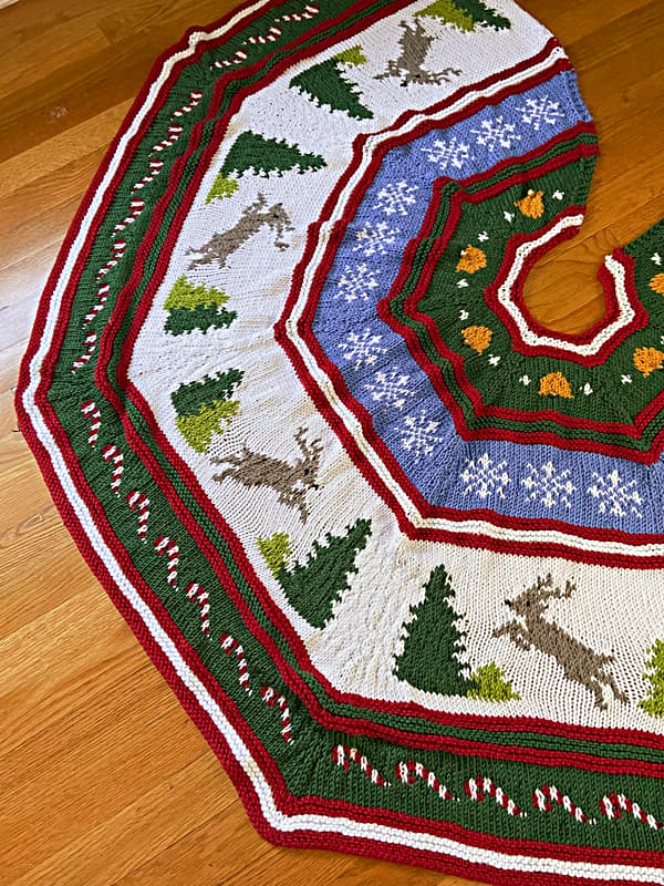 Free Knitting Pattern for a Reindeer Tree Skirt
