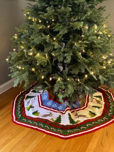 Free Knitting Pattern for a Reindeer Tree Skirt