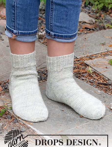 Hopping into Autumn Free Knit Socks for Kids