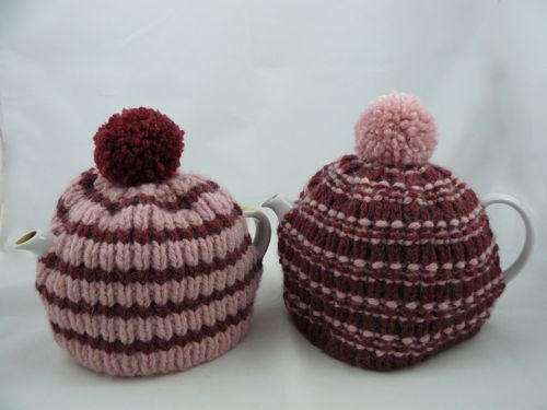 Free knitting pattern for a Super Chunky Tea Cosy