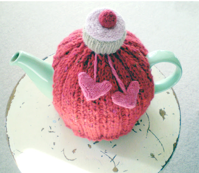 cup cake tea cosy gree knit pattern
