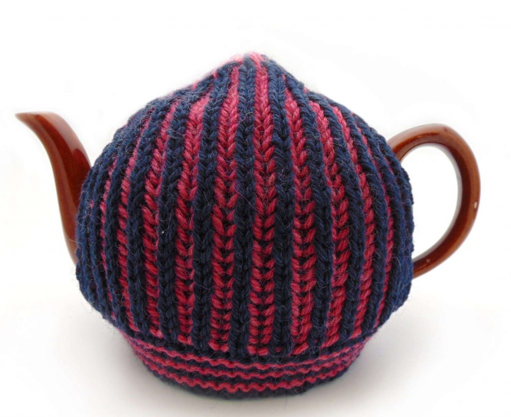 free knitting pattern for a brioche tea cozy