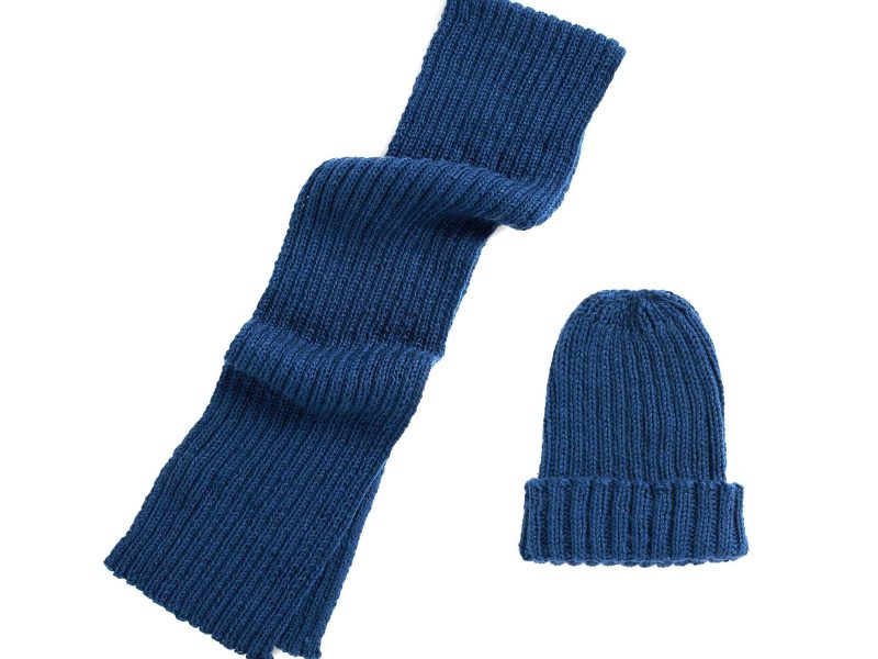 Free Knit Pattern for Men’s Basic Hat and Scarf Set
