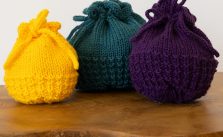 Free Knit Pattern for a Les Petites Choses Drawstring Bags