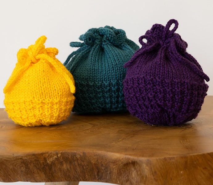 Free Knit Pattern for a Les Petites Choses Drawstring Bags