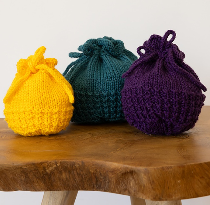 Free Knit Pattern for a Les Petites Choses Drawstring Bags