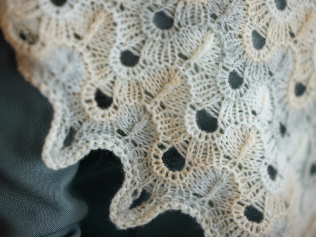 Free Knitting Pattern for Lyspunkt - Lace Shawl