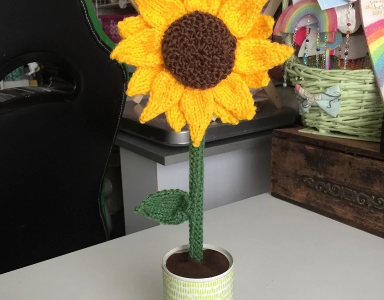 Free Knitting Pattern – Realistic Large Sunflower