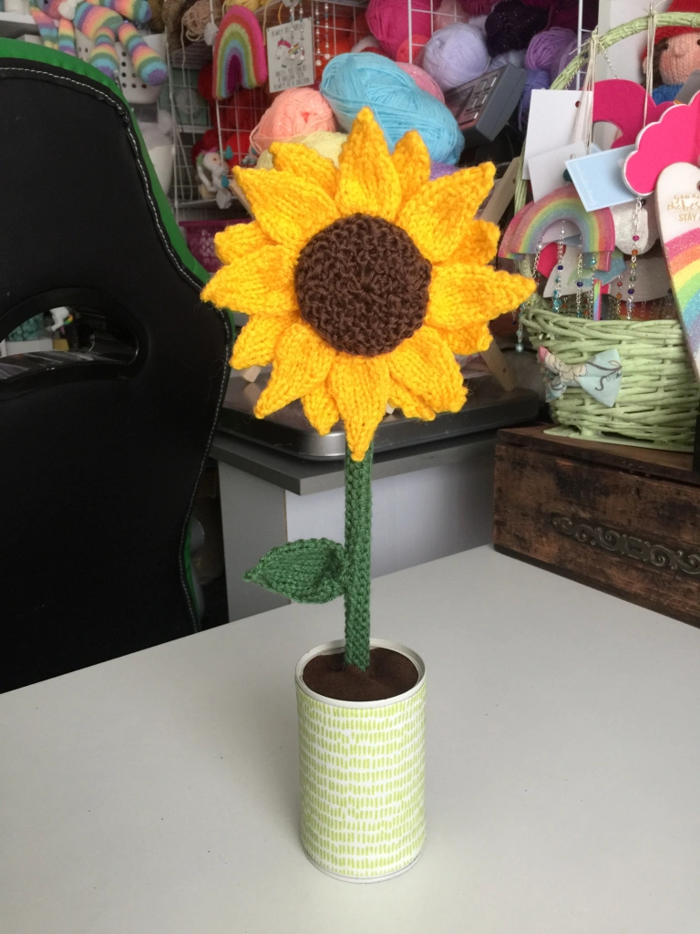 Free Knitting Pattern - Realistic Large Sunflower