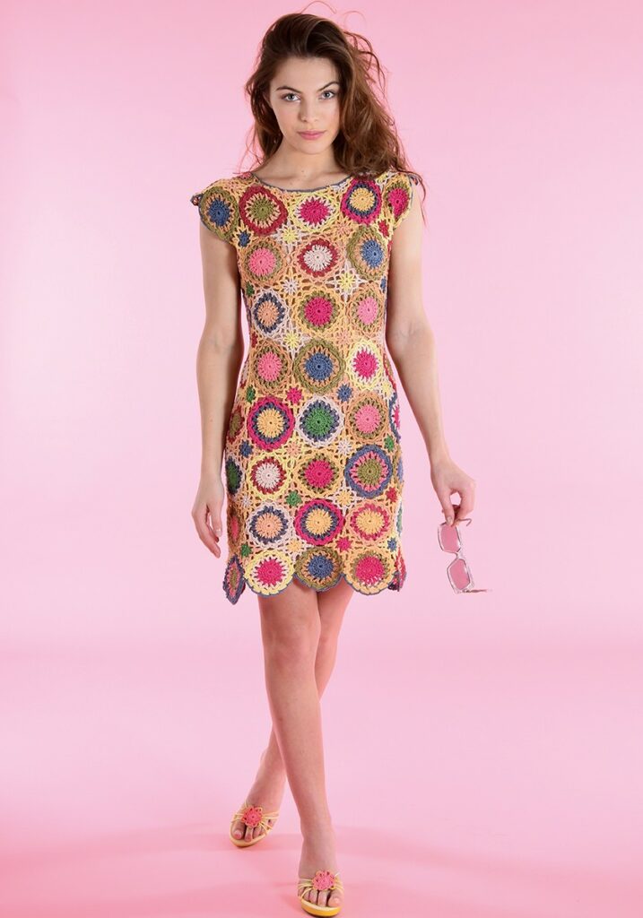 free crochet dress pattern - short dress with circle motifs