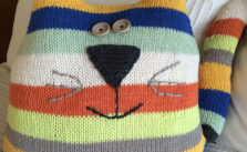 Free Knitting Pattern for a Cat Cushion