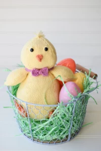 Free Amigurumi Pattern for an Easter Chick