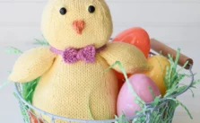Free Amigurumi Pattern for an Easter Chick