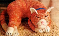 Knitted Toy Pattern for an Orange Cat