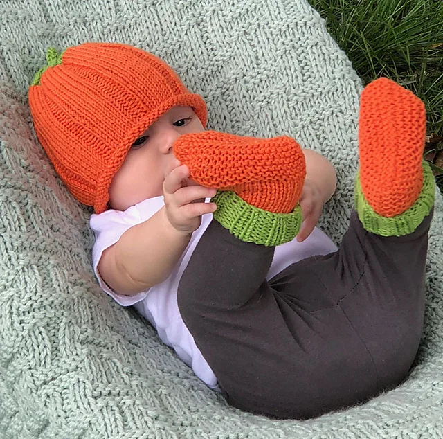 Pumpkin Hat & Booties set for baby in dk yarn