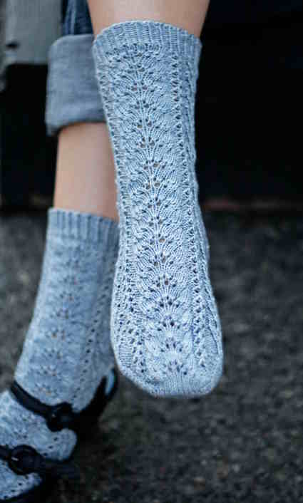 grace lace socks free knitting pattern